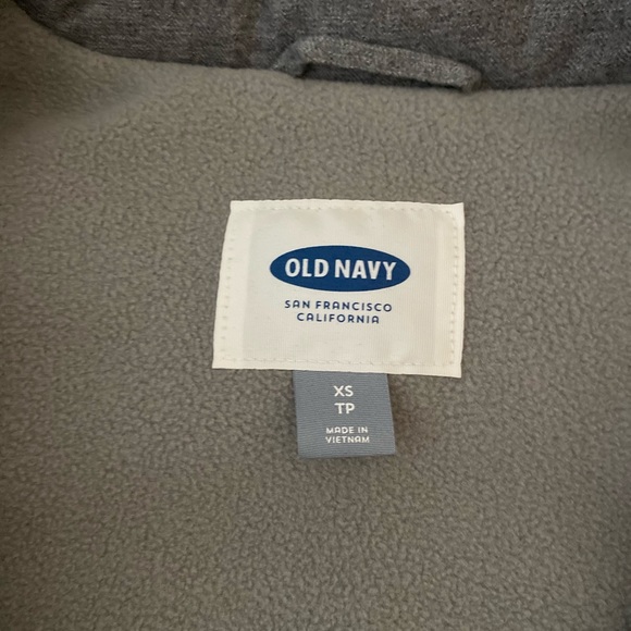 OLD NAVY Puffer Vest - Picture 3 of 3